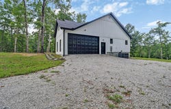 528 St Anthony Dr, Jamestown, TN 38556