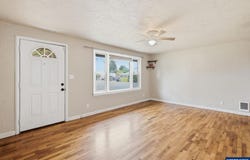 485 21st St, Springfield, OR 97477