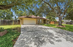 632 E Donegan, Seguin, TX 78155