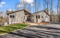 209 Walnut Ridge Road, Brevard, NC 28712