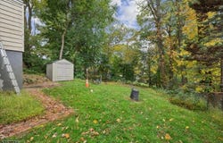 8 Center St, Hopatcong Boro, NJ 07874-2321