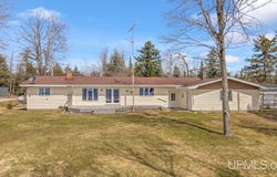 7405 Sunset S.75 Lane, Rapid River, MI 49878