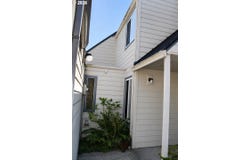 381 NE VILLAGE SQUIRE Ave, Gresham, OR 97030