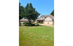 1701 E 14th Street, Pittsburg, KS 66762