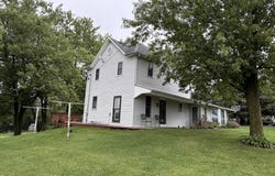 2472 W Red Oak Rd, FREEPORT, IL 61032