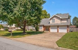 2771 W Westview Street, Springfield, MO 65807