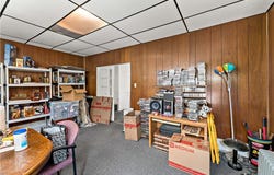 100 Wynoka St, Carrick, PA 15210