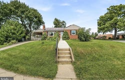 902 PINE Avenue, FREDERICK, MD 21701