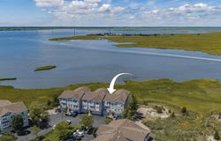 27 Bayside Dr, Somers Point, NJ 08244