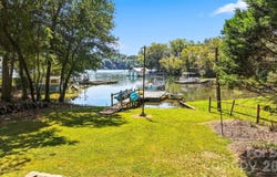 35 Loudonya Lane, Hickory, NC 28601