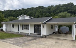 369 Wallen Drive, Van Lear, KY 41265