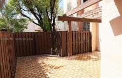 445 W Park Dr, Miami, FL 33172
