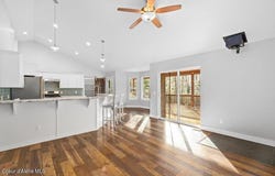 202 Silver Saddle Ct, Pinehurst, ID 83850