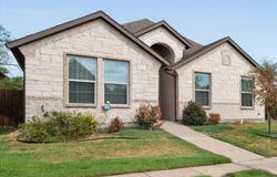 1700 Prestwick Lane, Ennis, TX 75119