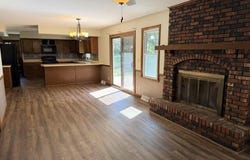 714 Lake Dr, Marshall, MO 65340