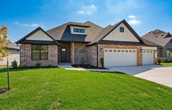 1626 S Pinecone Path, Springfield, MO 65809