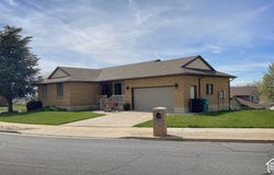 1959 N 150 E, Centerville, UT 84014