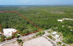 902 Gray Ave, Carrabelle, FL 32322