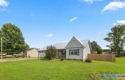 1007 N Watson Drive, Centre, AL 35960