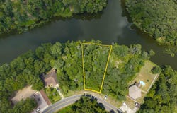 232 LAKEVIEW Drive, Satsuma, FL 32189