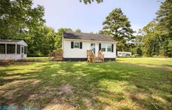1949 Greys Point Road, Topping, VA 23169