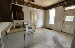 825 E 5th St, Pueblo, CO 81001