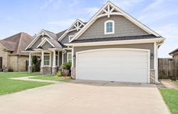 7917 Harper Ln, Nederland, TX 77627