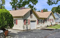 1 Douglass St, Lynn, MA 01904