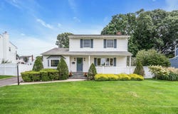 7 Tomkins Court, Commack, NY 11725