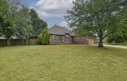614 E Falls Circle, Ozark, MO 65721
