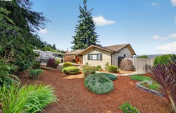 1605 APPLEWOOD Dr, CoosBay, OR 97420