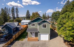 240 7th St, Priest River, ID 83856