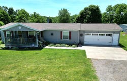 13229 Harder Road, Three Rivers, MI 49093