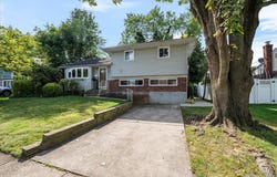 15 Alma Lane, Plainview, NY 11803