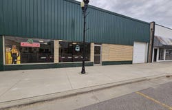 920-924 Parriott Street, Aplington, IA 50604