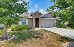 1416 Parkwood, Seguin, TX 78155