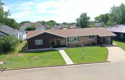 203 3rd Ave SW, Bowman, ND 58623