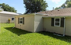 227 E Garfield Avenue, Seymour, MO 65746