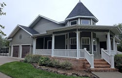 121 W Grove St, Canton, KS 67428