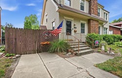 2014 E Jackson Street, Bloomington, IL 61701