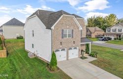 112 Silver Maple St, Lenoir City, TN 37771