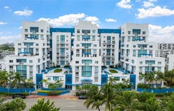 7600 Collins Ave, Miami Beach, FL 33141