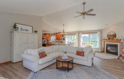 2186 Waters Way, Washington, IA 52353