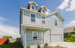 504 N Thunderstorm Ave, Lockhart, TX 78644