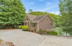 678 Waterfront Tr, LaFollette, TN 37766