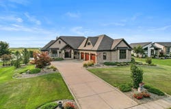 1413 Cross Creek Road, Mahomet, IL 61853