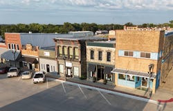202 S Mill St, Beloit, KS 67420