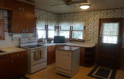 520 Washington Ave, Nichols, IA 52766