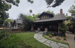 126 N Meridith Avenue, Pasadena, CA 91106
