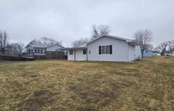 803 S Adams Place, Mount Pleasant, IA 52641